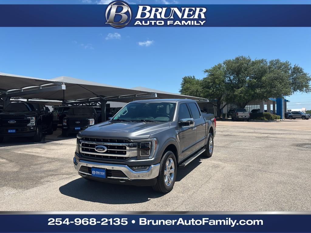 2022 Ford F-150 LARIAT in Carbonized Gray Metallic — front three-quarter view