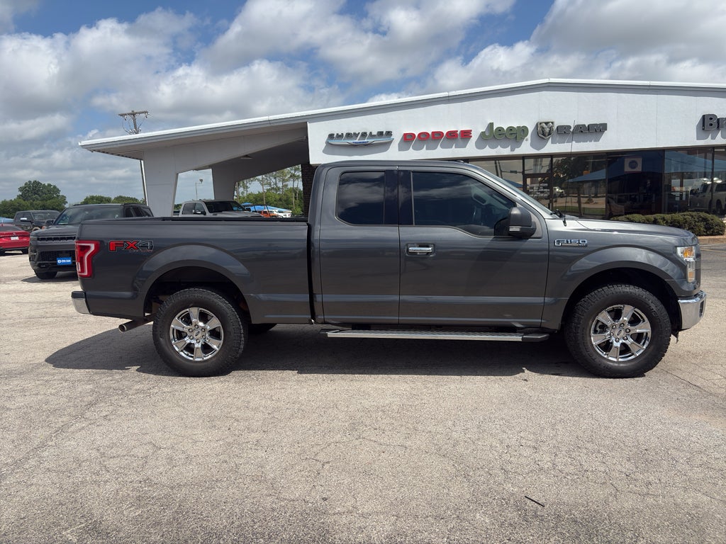 2016 Ford F-150 — interior view