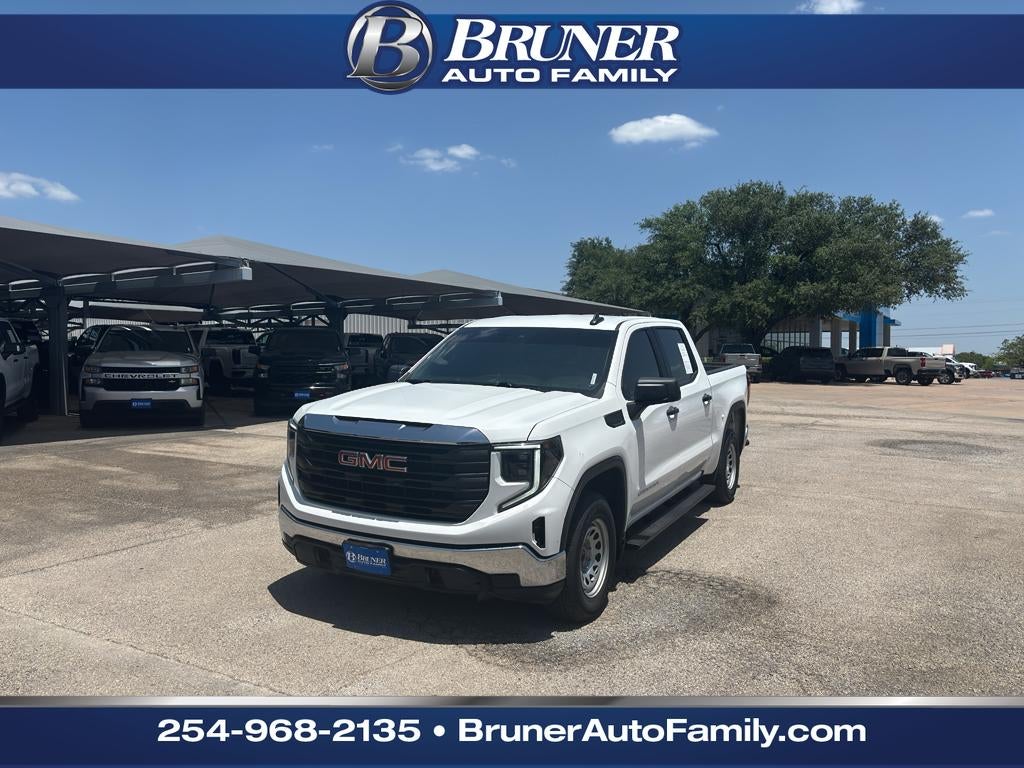 2025 GMC Sierra 1500 2WD Crew Cab Short Box Pro in Summit White — front three-quarter view